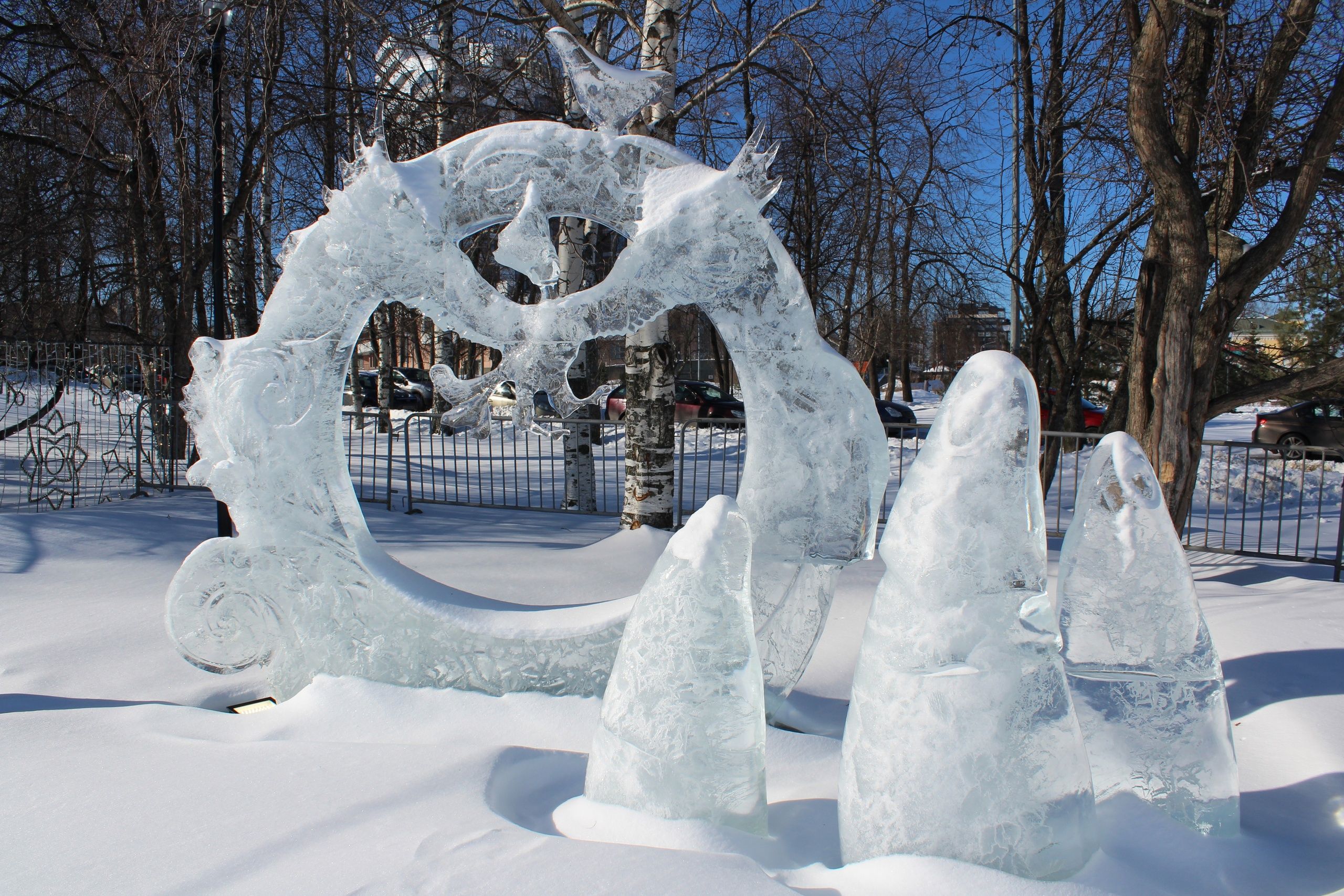 В мэрии рассказали, когда демонтируют ледовые и снежные скульптуры