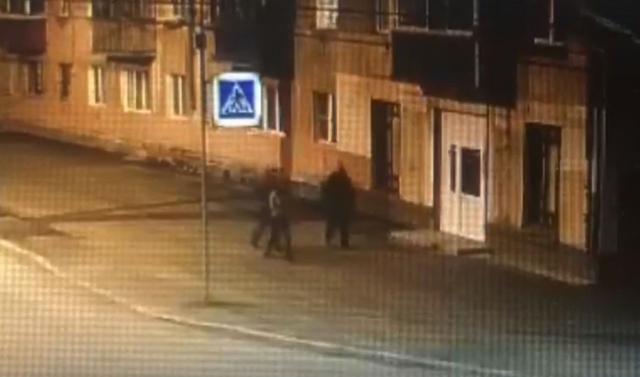 В Петрозаводске полиция ищет подозреваемых в краже 25 мешков гипсовой штукатурки