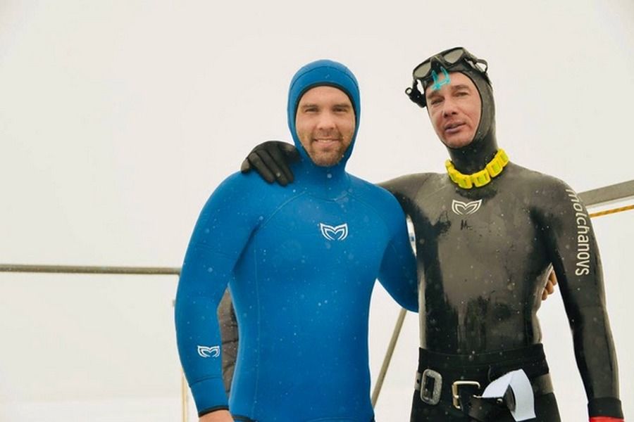 В Карелии на соревнованиях по подледному фридайингу установили два мировых рекорда