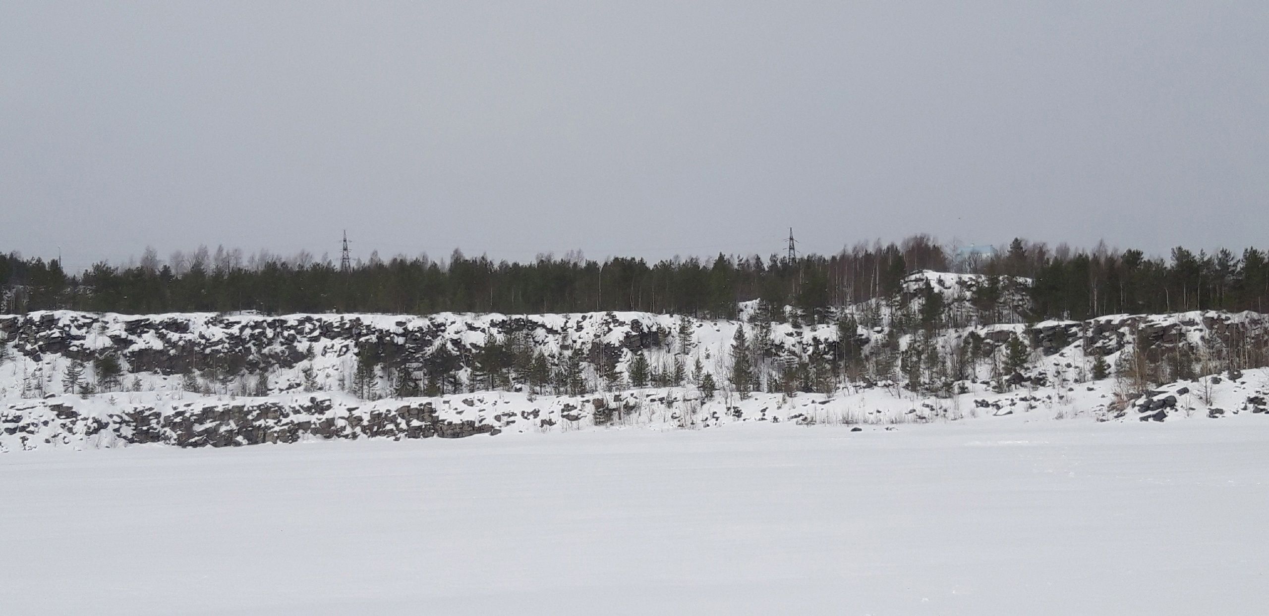 Петрозаводчанка рассказала, как ее собака провалилась в неогороженную прорубь на Ключевском карьере