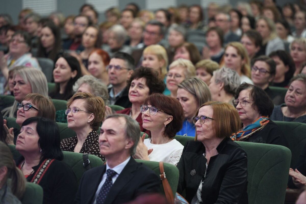 Артур Парфенчиков открыл Год педагога и наставника в Карелии