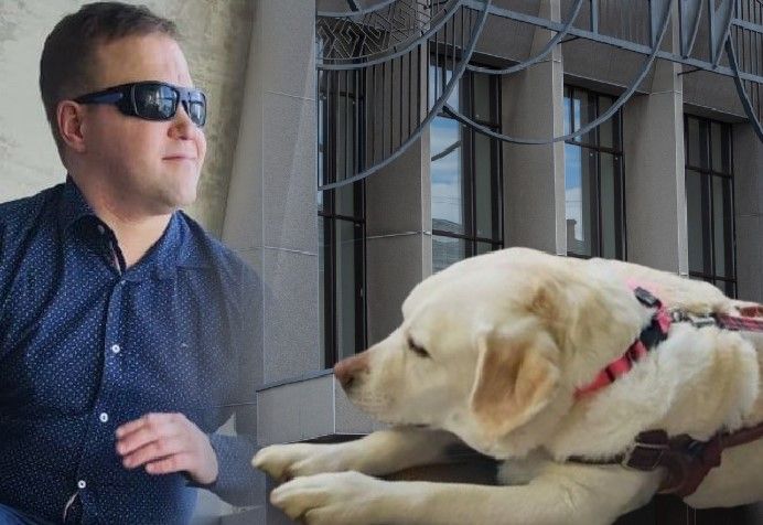 Незрячего зрителя с собакой не пустили в зрительный зал петрозаводского Театра кукол