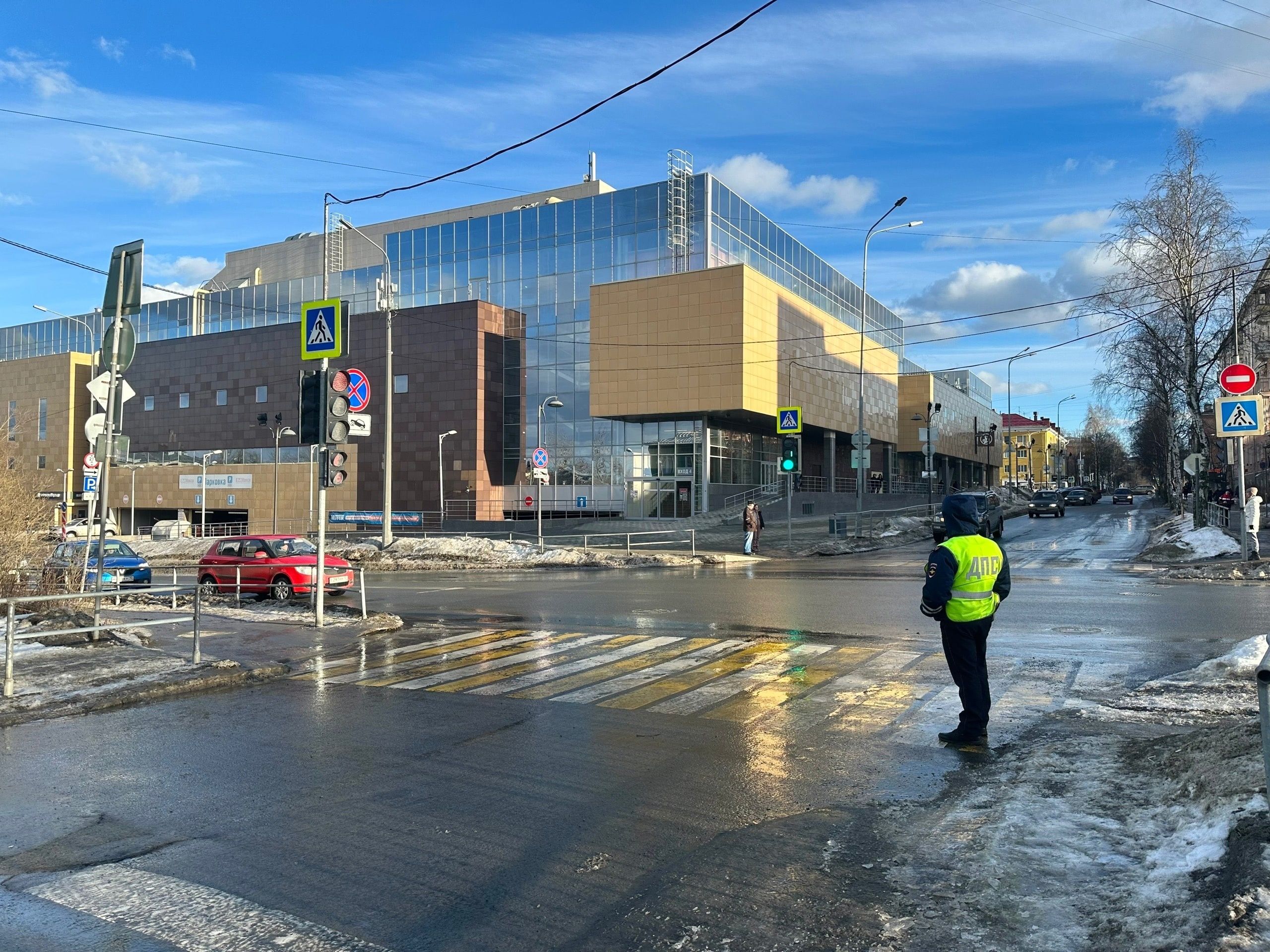 Массовые проверки водителей пройдут в центре Петрозаводска