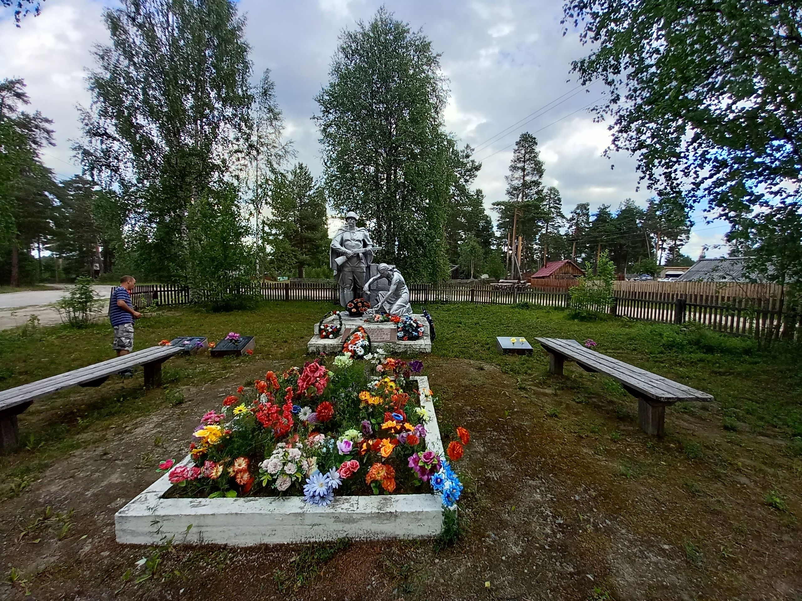 В Карелии отремонтируют пять братских могил