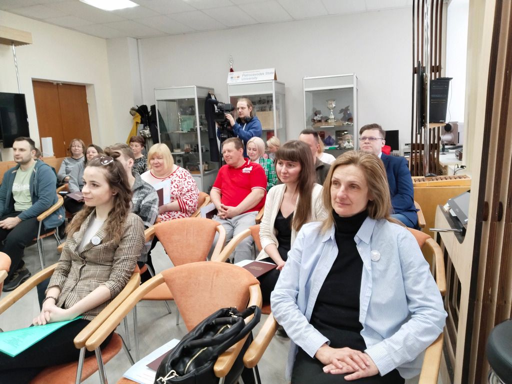 ПетрГУ выпустил дипломированных экскурсоводов, многие из которых намерены раскрыть потенциал Заонежья ПетрГУ выпустил дипломированных экскурсоводов, многие из которых намерены раскрыть потенциал Заонежья
