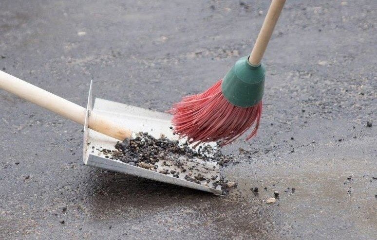 В Петрозаводске выявили десятки нарушений содержания дворов и многоквартирных домов