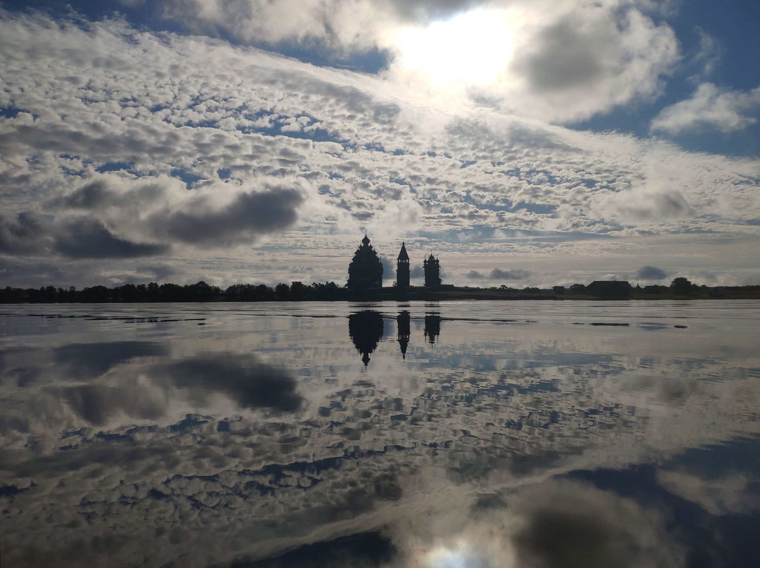 В Кижских шхерах планируют вернуть право рыбачить на удочку все лето