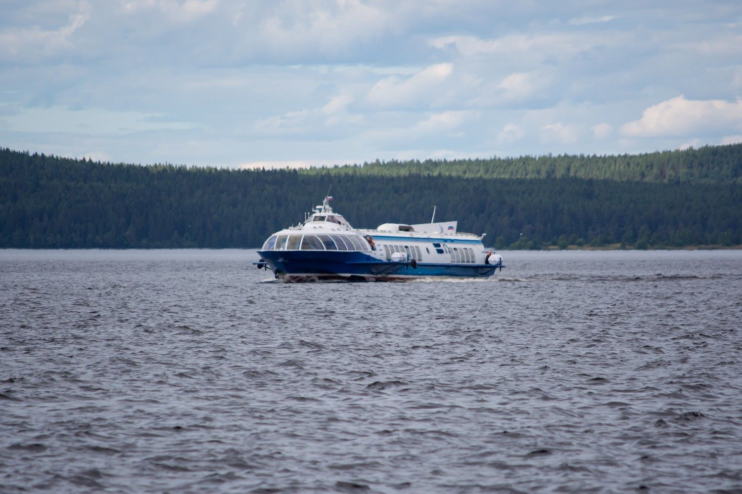 Названа стоимость билетов на «Метеоре» и теплоходе до острова Кижи