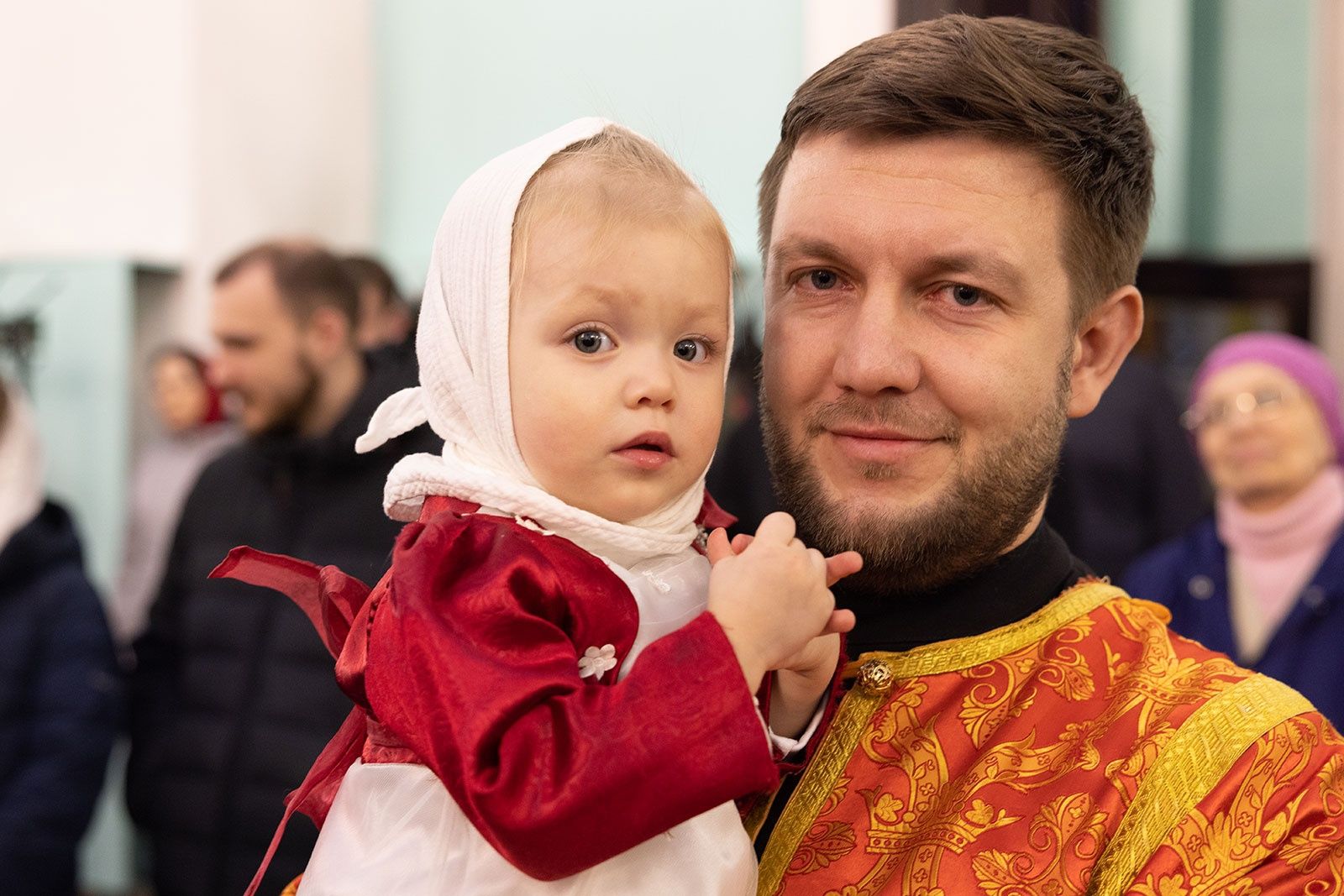 Православные Петрозаводска посетили пасхальную литургию в главном храме города