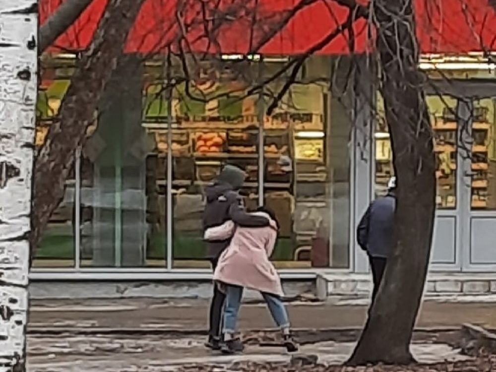 Группа подростков напала на двух девочек в Петрозаводске