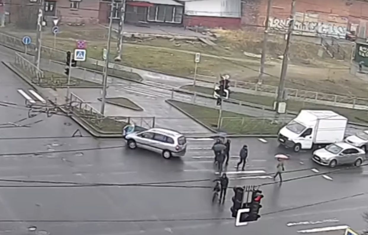 В центре Петрозаводска пожилой водитель переехал пенсионерку