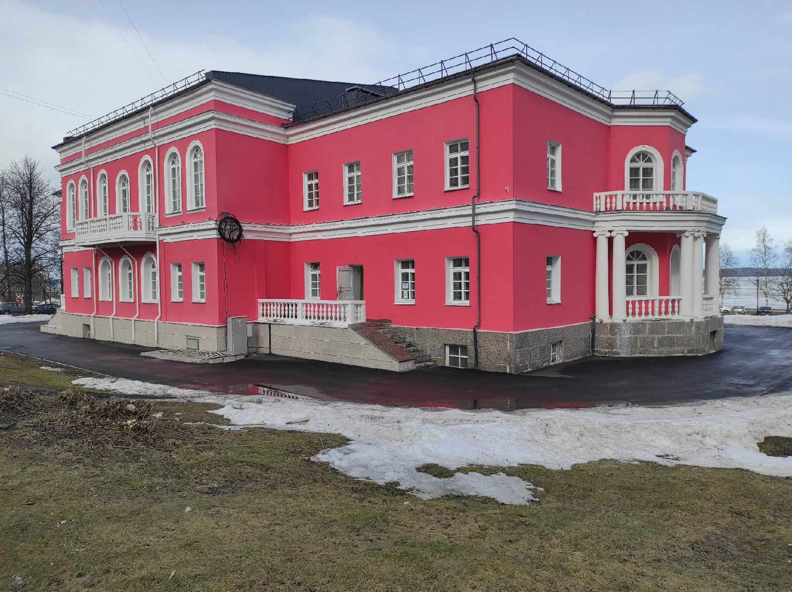 Иностранец пошел на обман ради брака с петрозаводчанкой