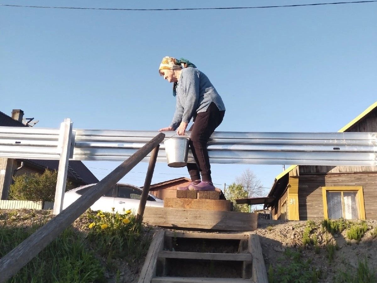 Дорожники в Карелии перекрыли доступ жителей к воде