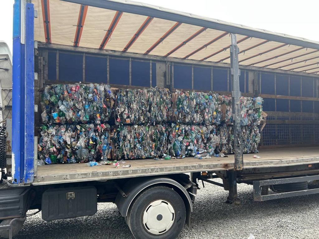 Из собранного в Карелии пластика изготовят упаковочную пленку и флисовую одежду