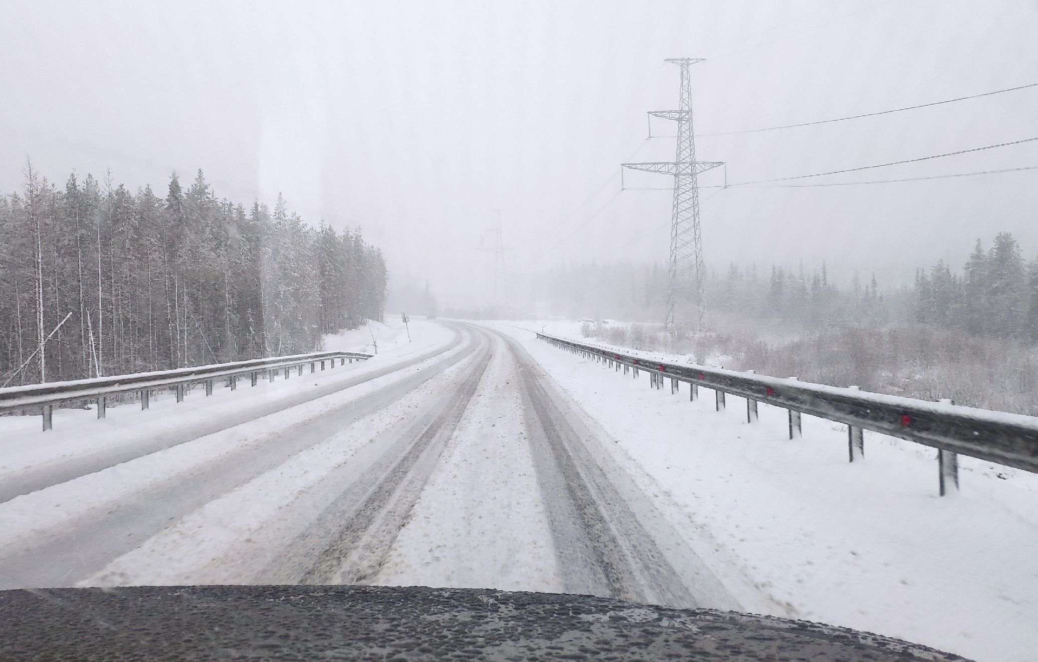 Трассу «Кола» в центральной Карелии завалило снегом