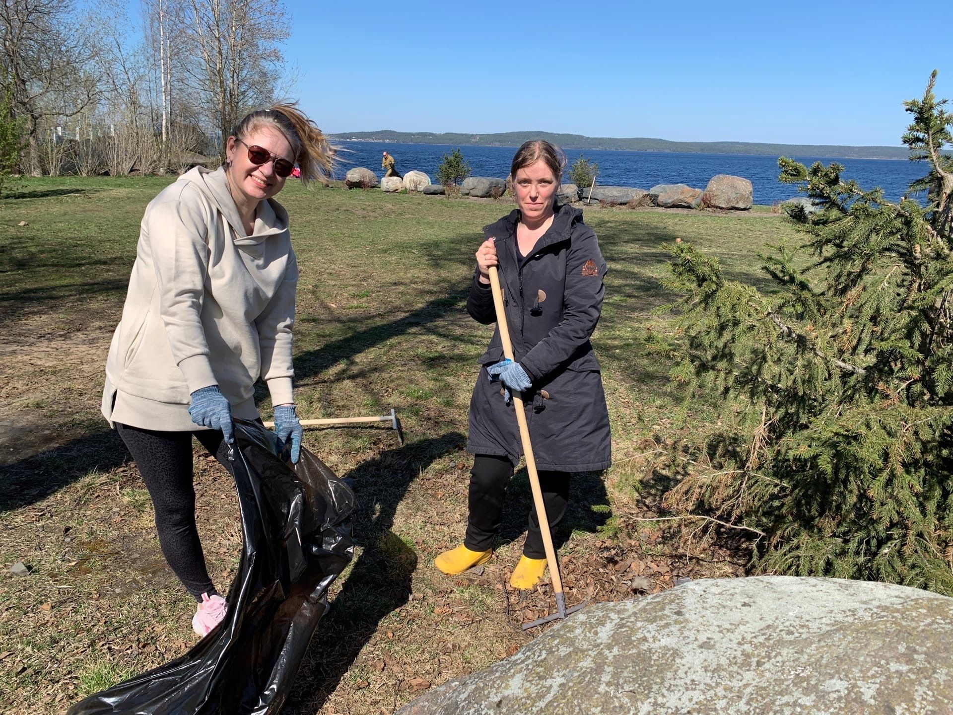 Сотрудники «РКС-Петрозаводск» приняли участие в уборке города