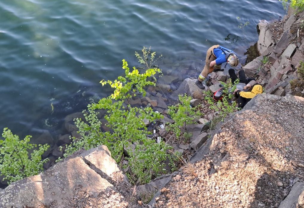 Молодой мотоциклист сорвался с обрыва карьера в Петрозаводске