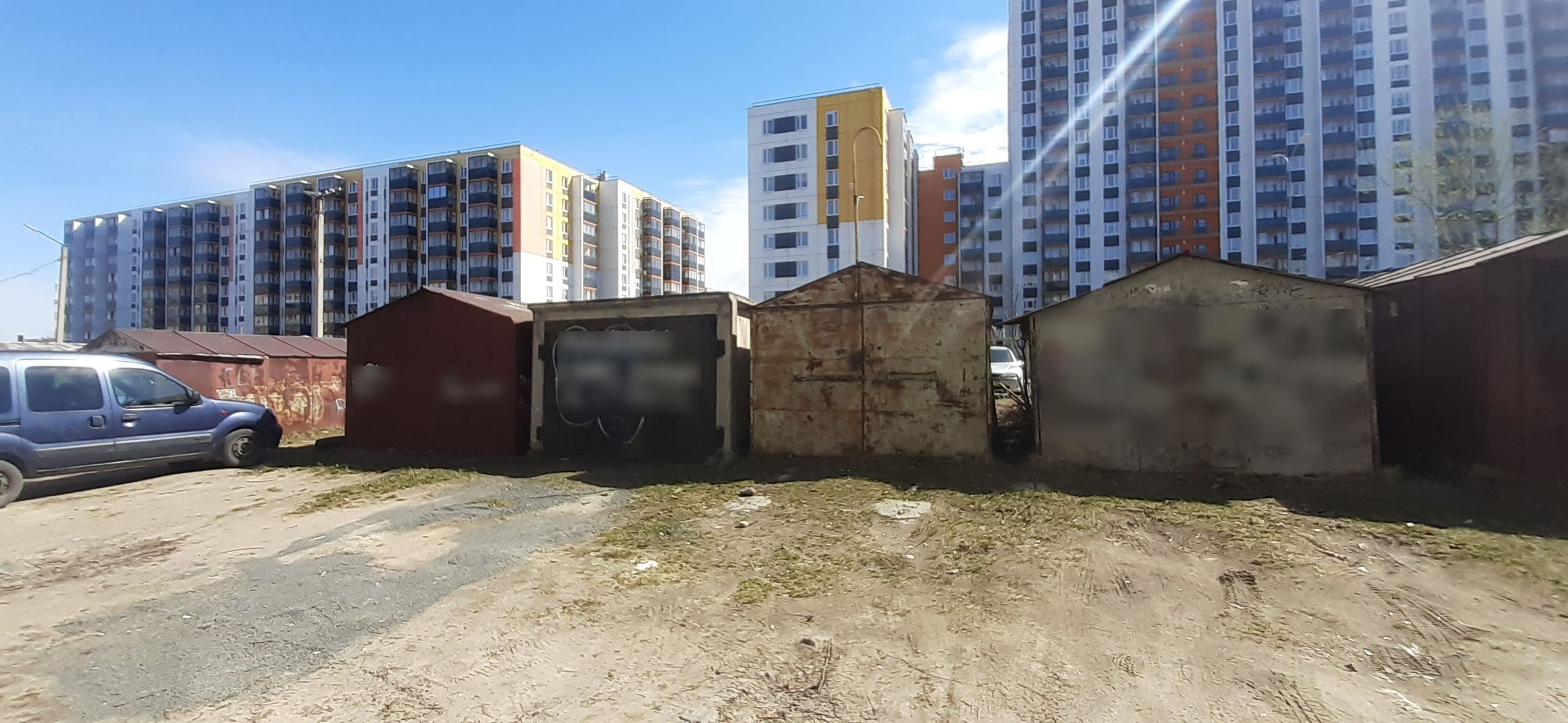 Владельцев гаражей в трех районах Петрозаводска просят снести незаконные постройки