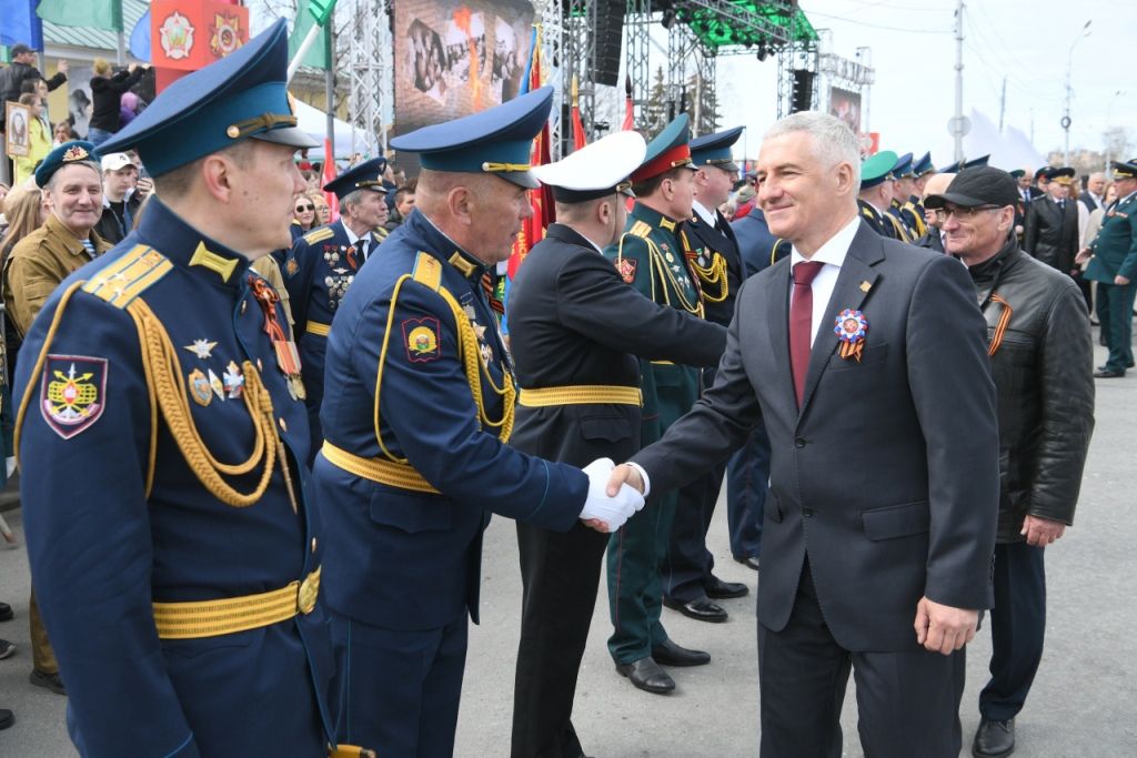 Глава Карелии принял Парад Победы в Петрозаводске