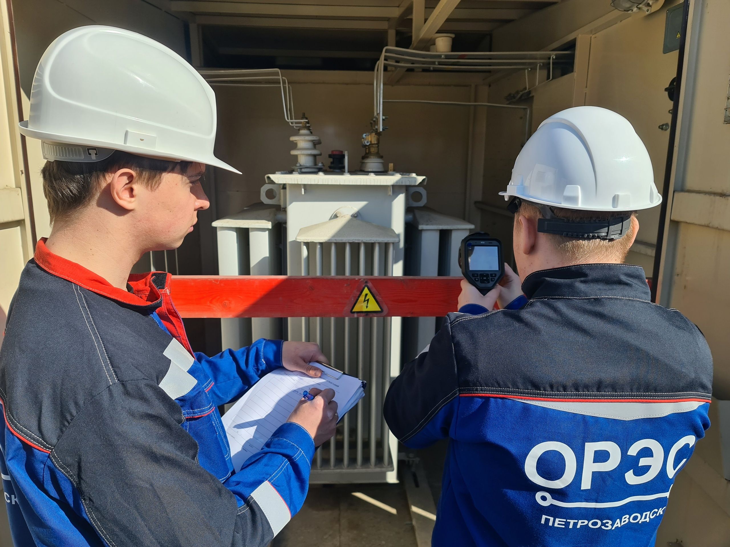 Специалисты ОРЭС-Петрозаводск проверили состояние электрических сетей на Древлянке