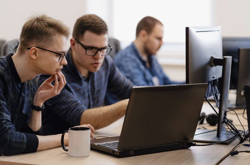 Жители Карелии назвали самые перспективные отрасли для карьеры и работы в 2023 году