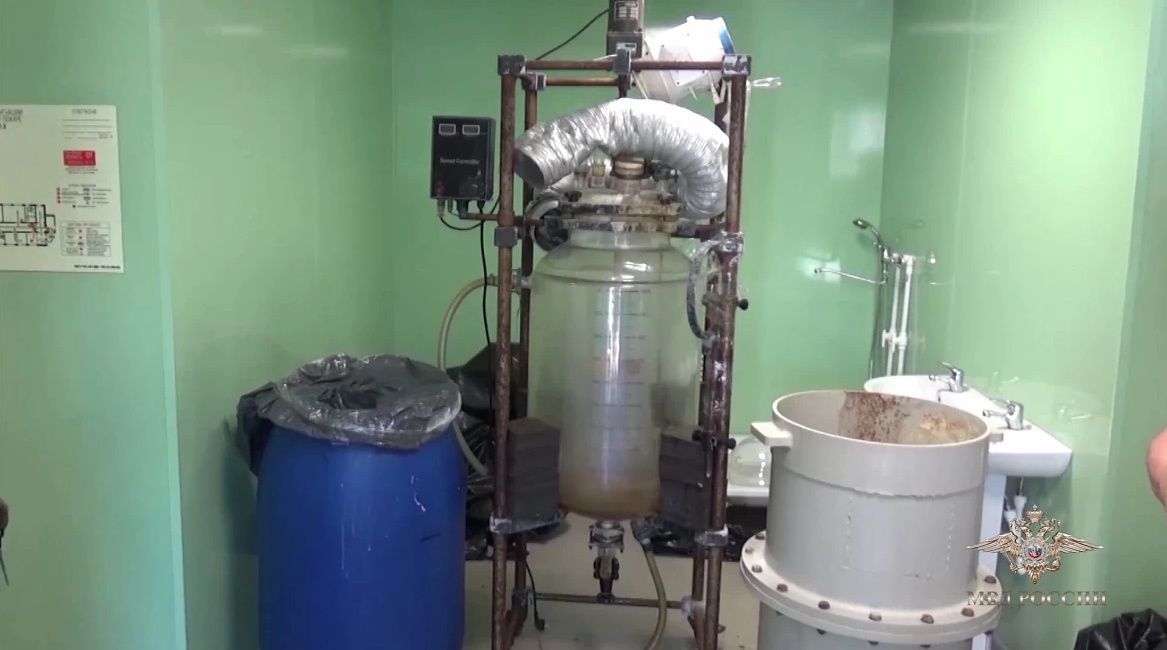 В Карелии молодую пару будут судить за организацию нарколаборатории на даче