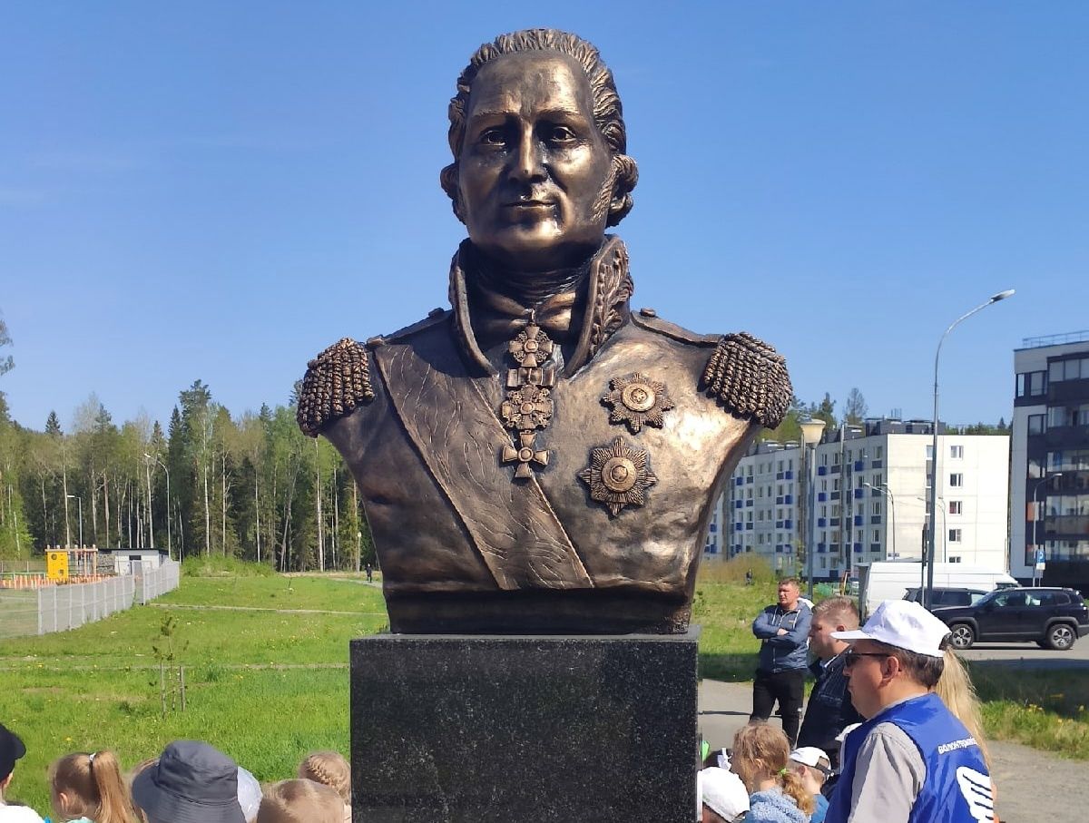 В Петрозаводске открыли памятник в честь разработчика первого генплана города и основателя Древлянки В Петрозаводске открыли памятник в честь разработчика первого генплана города и основателя Древлянки