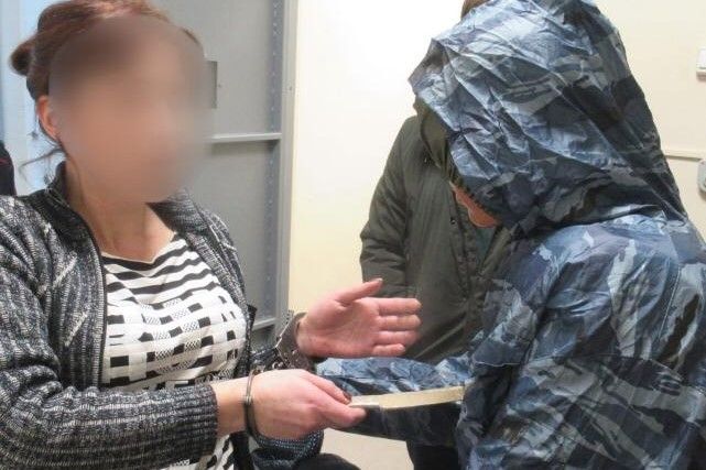 В Карелии женщина во время ссоры ударила знакомого ножом в грудь