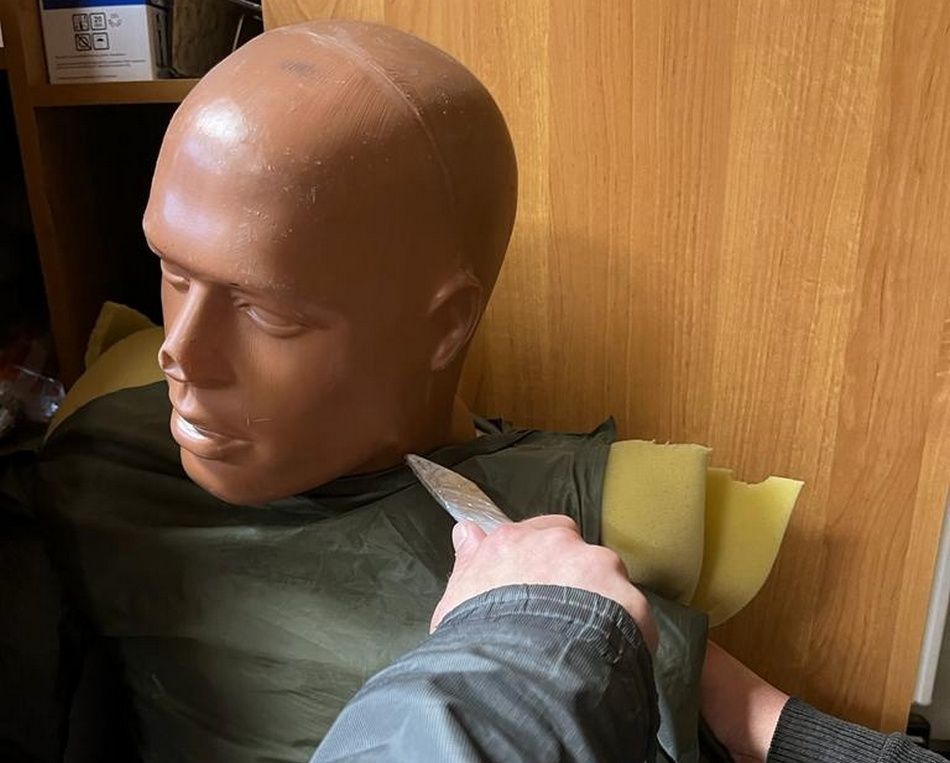 Житель Пряжинского района из мести напал с двумя ножами на сожителя сестры