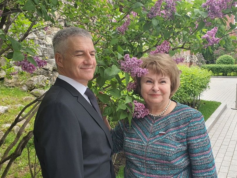 Глава Карелии поздравил Валентину Пивненко с днем рождения и отметил ее ценные качества