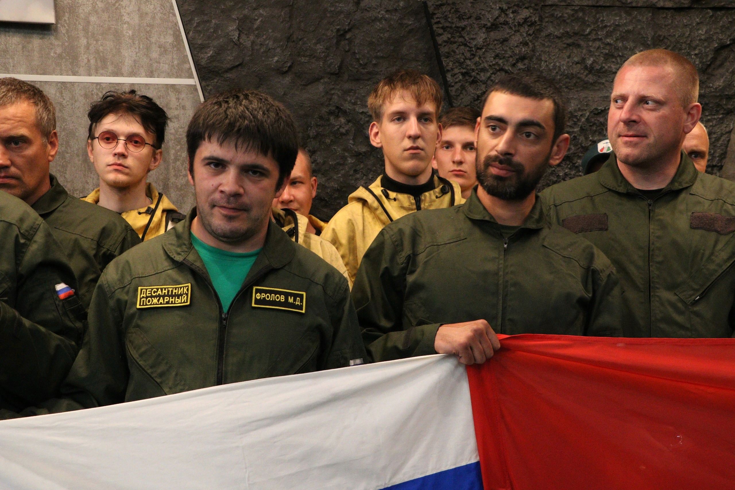 Карельские пожарные вернулись домой из Тюменской области