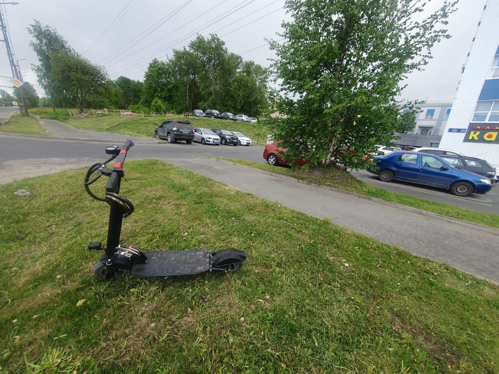 47-летнюю петрозаводчанку ждет штраф за езду на электросамокате без прав