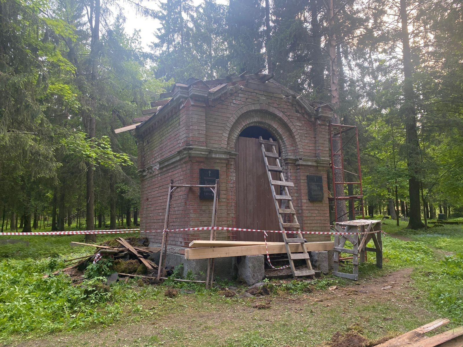 Старинную усыпальницу законсервируют в Карелии Старинную усыпальницу законсервируют в Карелии