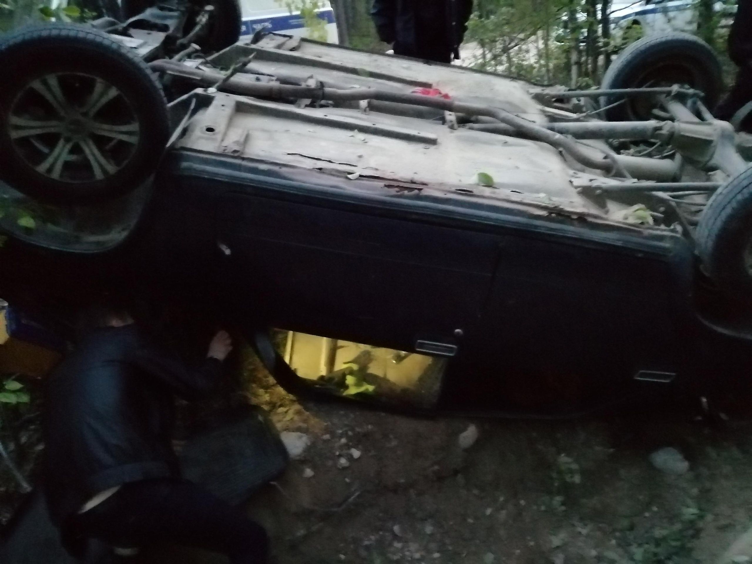 На подъезде к Сегеже перевернулся автомобиль под управлением пьяного водителя без прав