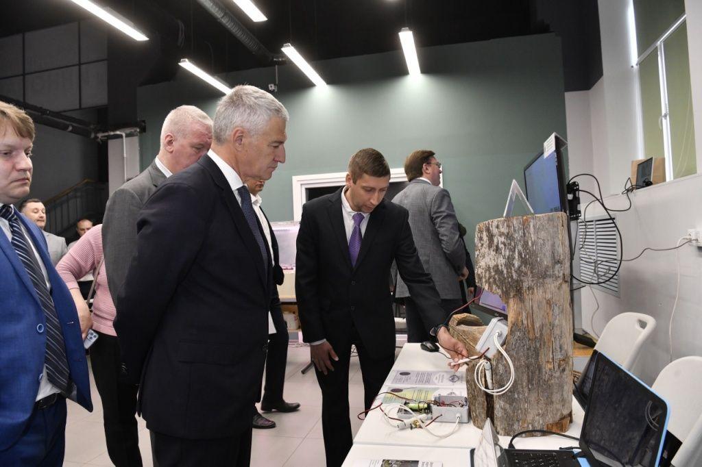 Научные разработки студентов и аспирантов ПетрГУ будут использовать на предприятиях Карелии