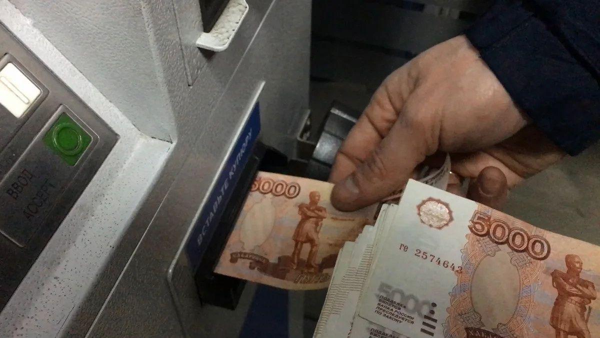 Мошенники вновь обманули жителей Карелии на крупную сумму