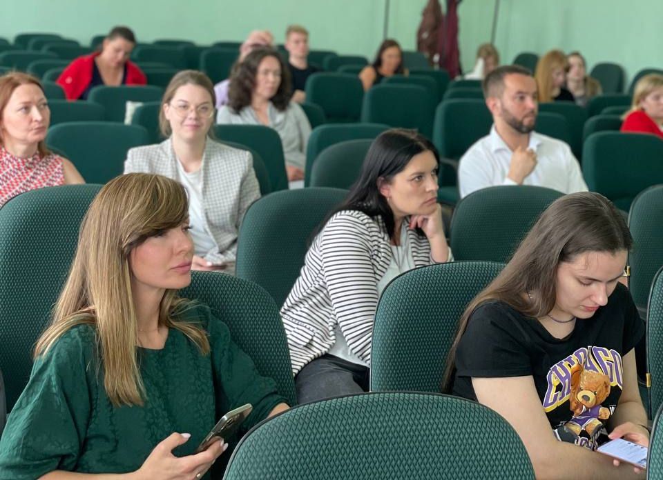 Карельским чиновникам рассказали, как правильно работать с обращениями в соцсетях