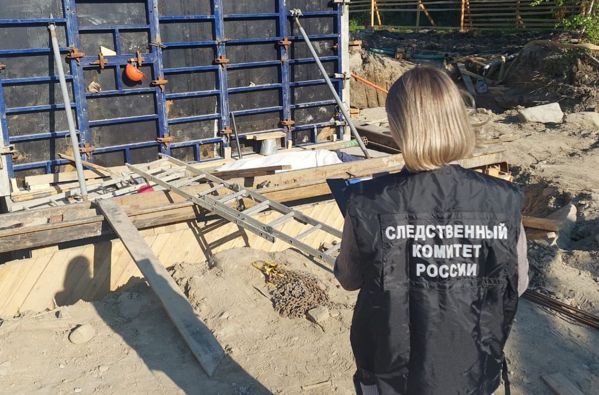 Рабочий погиб во время строительства моста к петроглифам в Карелии