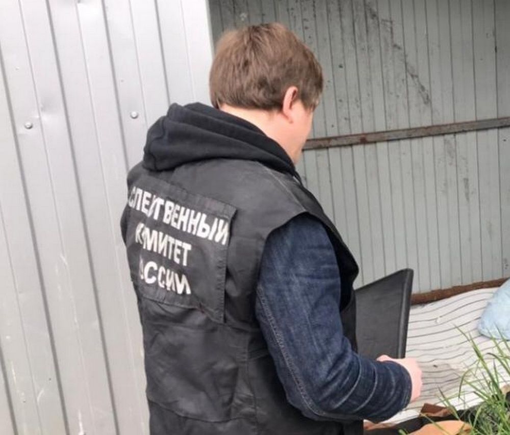 В поселке Лоухи на улице обнаружили тело мужчины