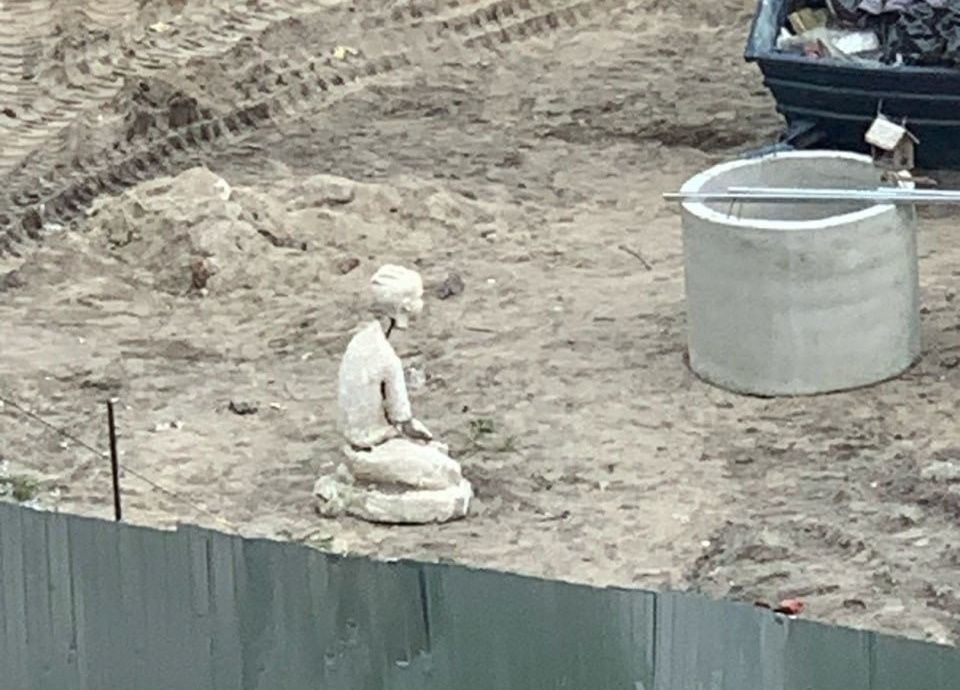 В Медвежьегорске на стройплощадке обнаружили необычную статую