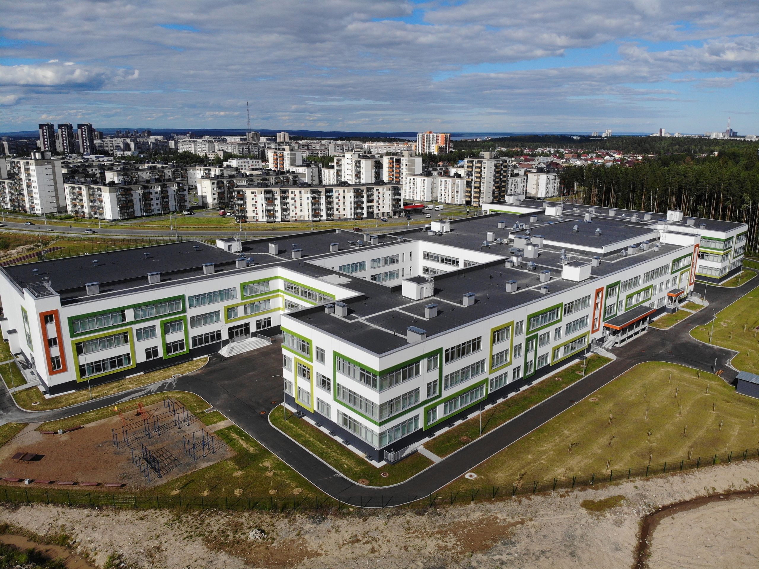 Глава Карелии после просьбы родителей поручил открыть еще один первый класс в школе №55 в Петрозаводске