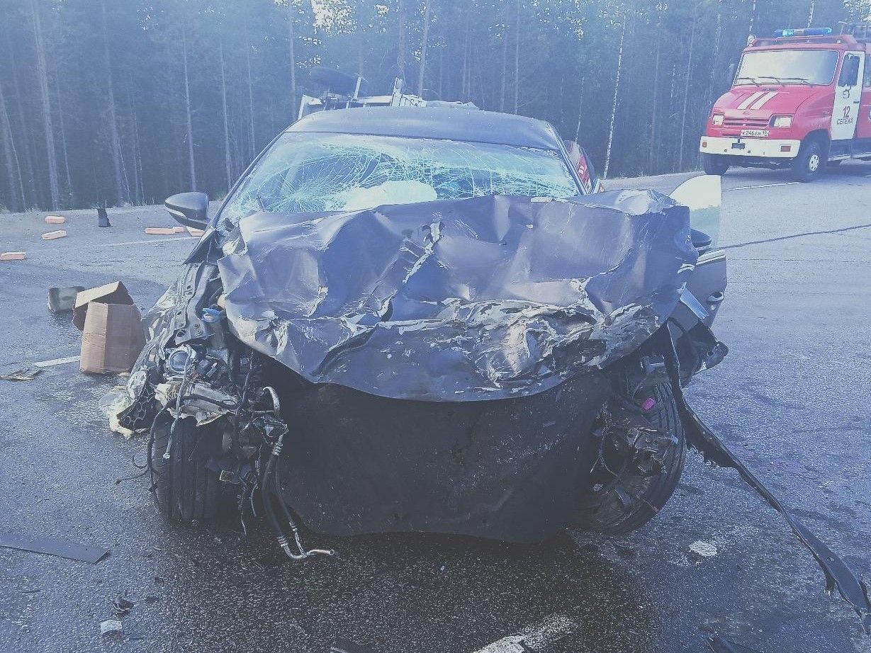 Житель Санкт-Петербурга погиб в аварии в Карелии