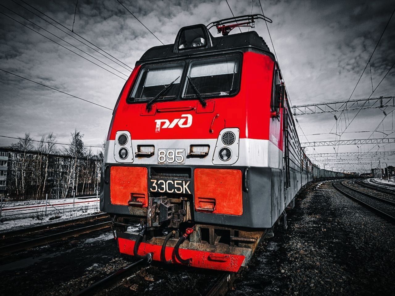 В Питкяранте маленький ребенок попал под поезд