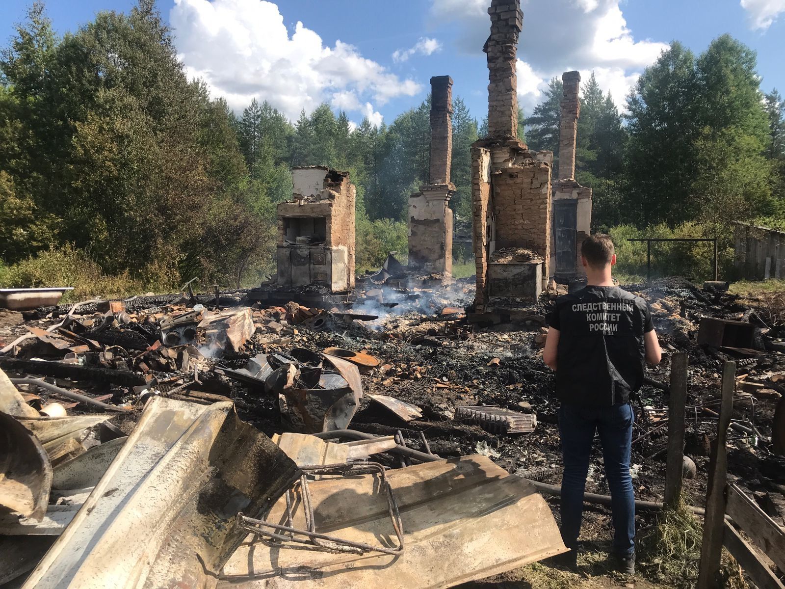 Жительница Карелии вернулась в горящий дом и не смогла оттуда выбраться