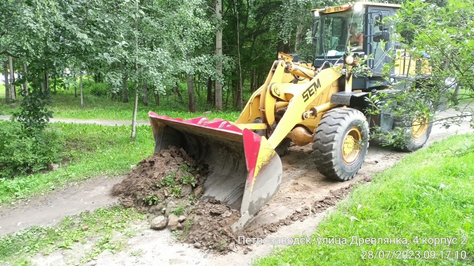Пешеходную дорожку обустроили по просьбе жителей на Древлянке
