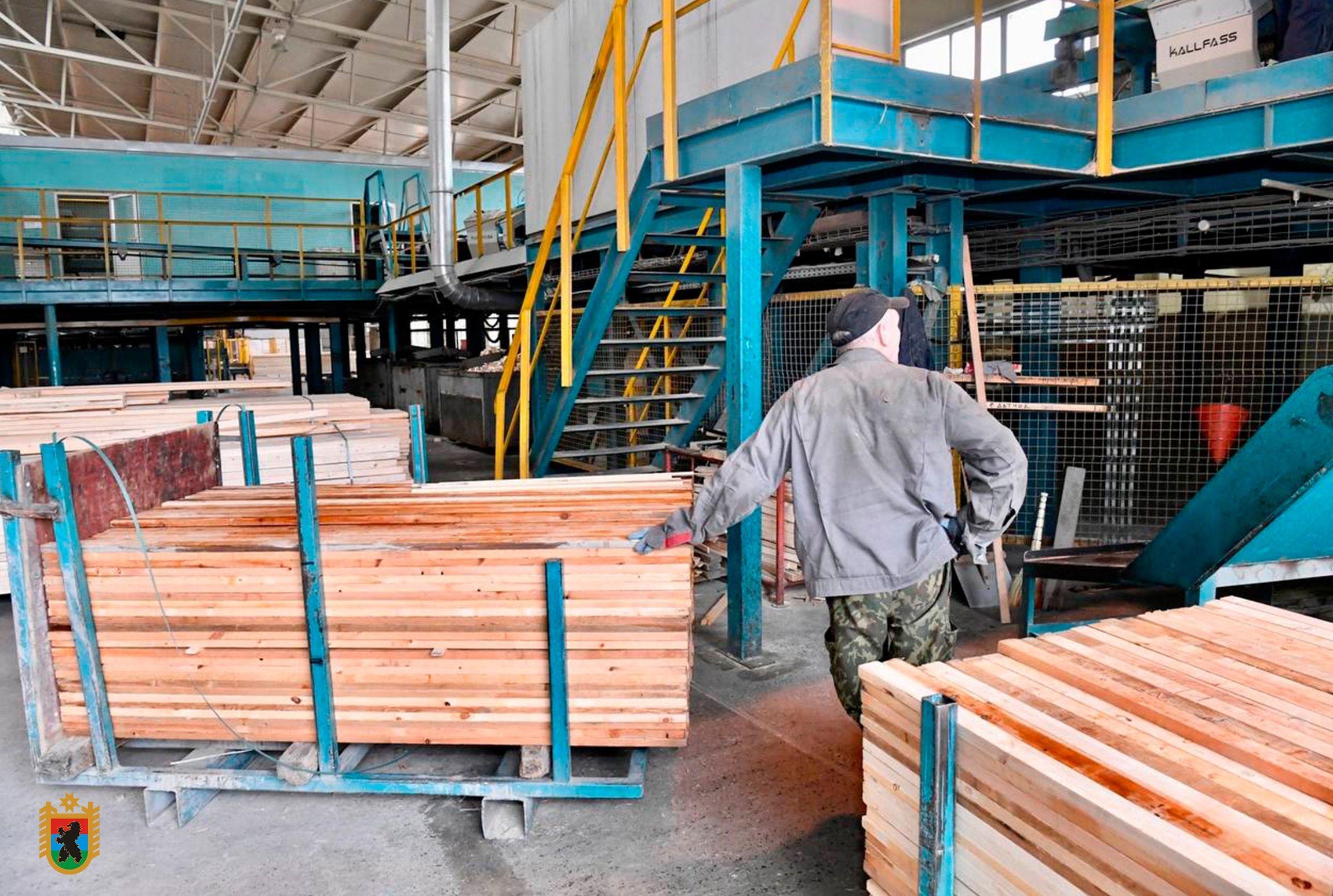 Соломенский лесозавод инвестировал в развитие предприятия более миллиарда рублей