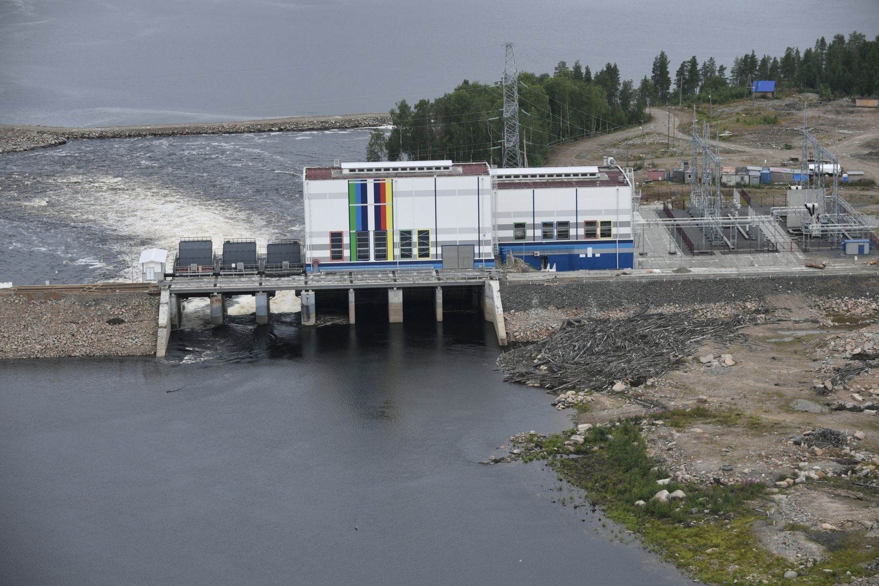 Ход строительства двух гидроэлектростанций на реке Кемь проинспектировал Николай Патрушев