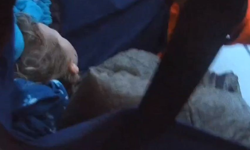 Девочка, которую в состоянии комы доставили вертолетом с лесного озера в Карелии, пришла в сознание