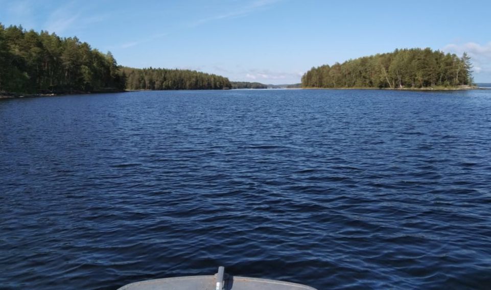 Житель Петербурга рассказал, как спас девятерых туристов, которые перевернулись на лодке в Карелии