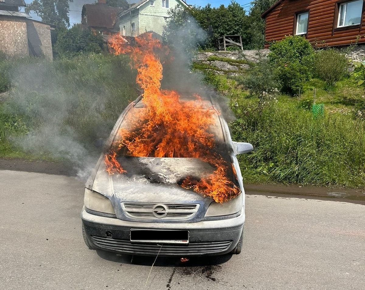 В городе Сортавала сгорел автомобиль